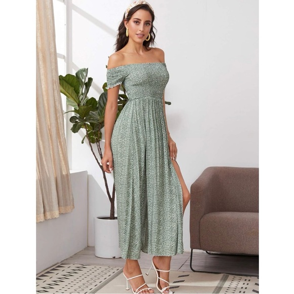 Chic Green Off Shoulder Maxi Dress with Flowing Silhouette - Picture 5 of 6